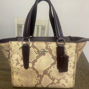 Coach Brown and Cream Tote Bag with Elegant Design